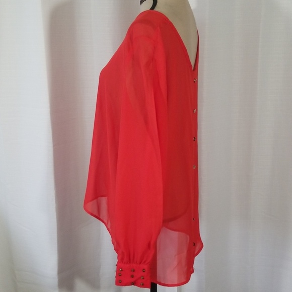 Reckless Hearts red high low spikes top. Size XL - Picture 3 of 8